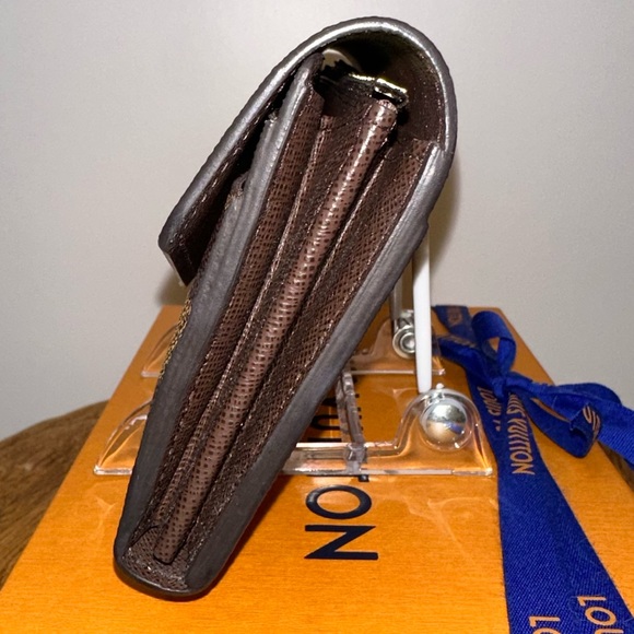 *SOLD* Louis Vuitton Damier Ebene Sarah Wallet - Picture 3 of 12